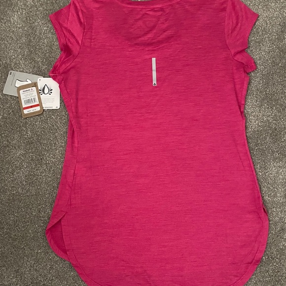 NWT Reebok Top - Picture 3 of 10